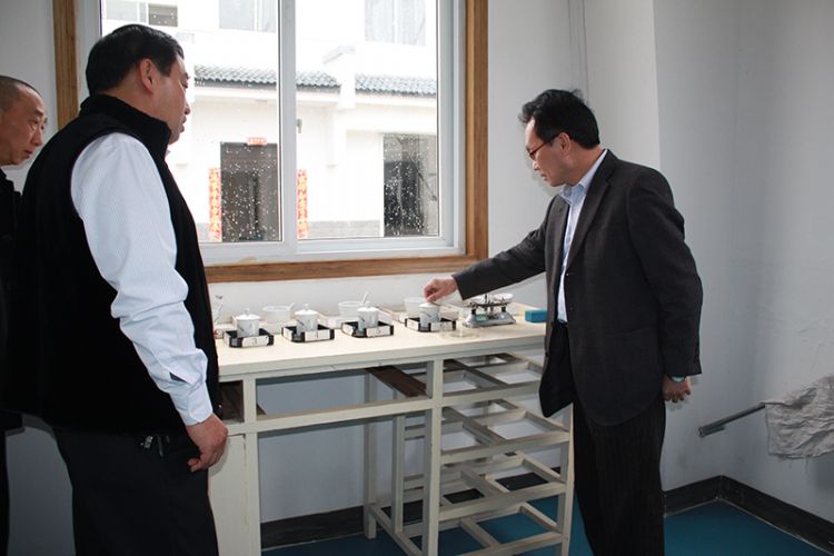 区市场监督管理局就我司质量体系建设工作现场帮扶指导.jpg