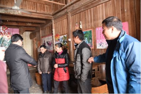 区政协副主席杜可林一行寒冬送暖暖人心.jpg