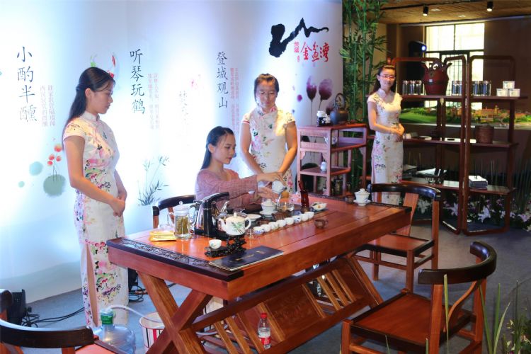 六百里猴魁在金盆湾项目新品发布会.jpg