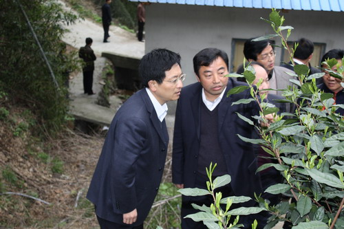 基地视察.jpg