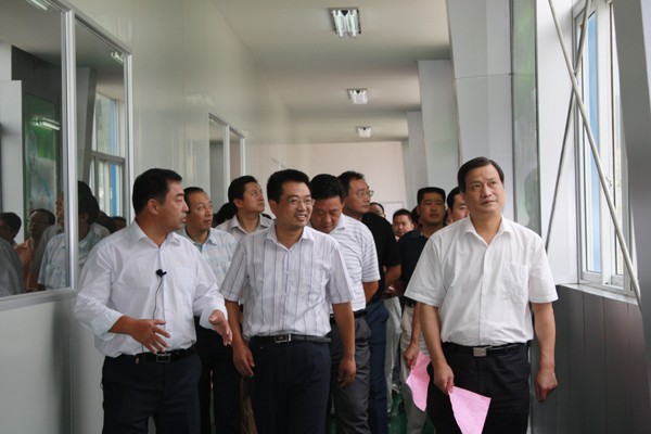 参观.jpg 参观.jpg